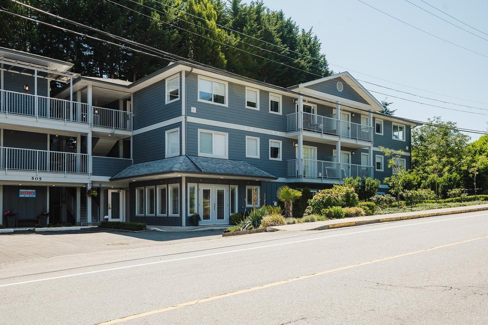 Gibsons Landing Inn 외부 사진