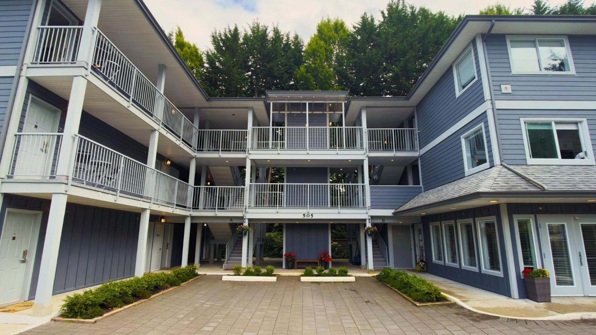 Gibsons Landing Inn 외부 사진